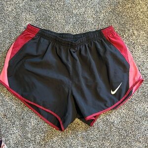 women’s medium nike shorts